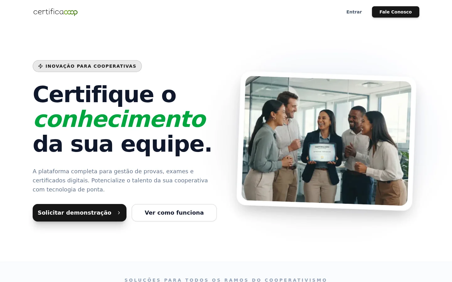 Página inicial antiga do Certifica.Coop, com foto de banco e palavra em itálico verde